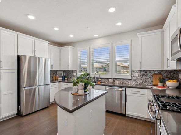 1815 Balsa St, Alameda CA 94501