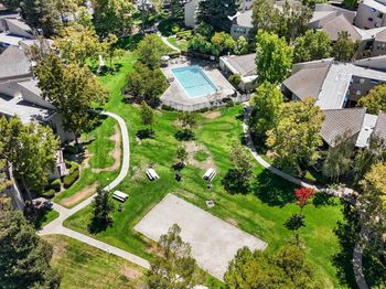 39455 Albany Common