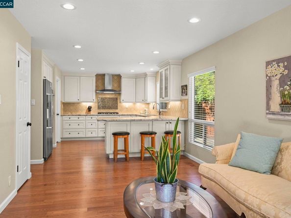 323 Laurel Dr, Danville CA 94526