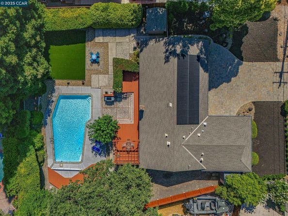 323 Laurel Dr, Danville CA 94526