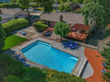 323 Laurel Dr