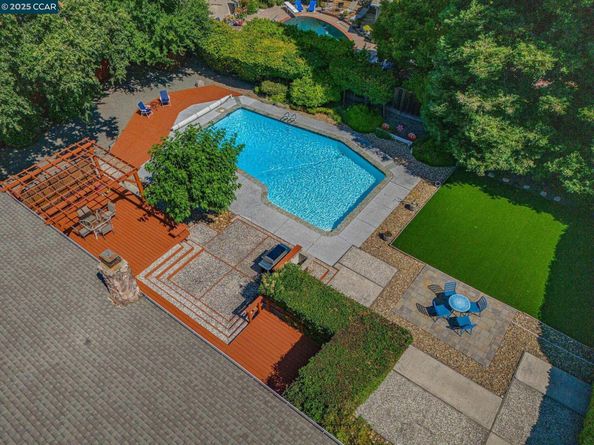 323 Laurel Dr, Danville CA 94526