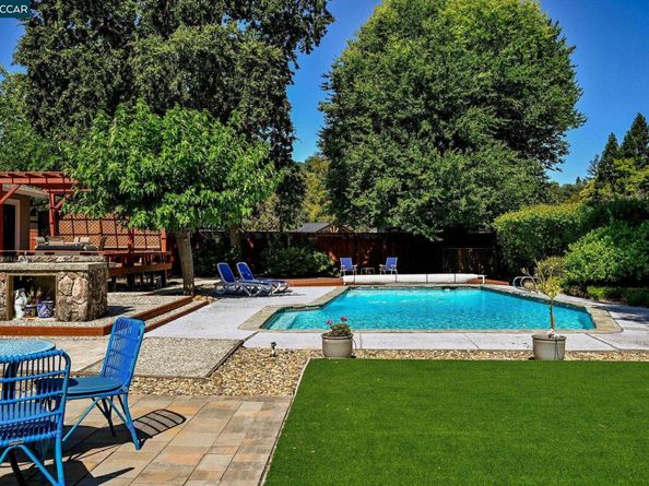 323 Laurel Dr, Danville CA 94526