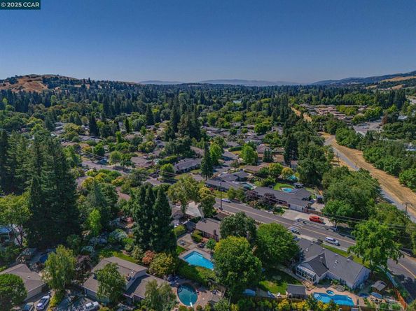 323 Laurel Dr, Danville CA 94526