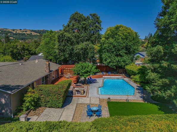 323 Laurel Dr, Danville CA 94526