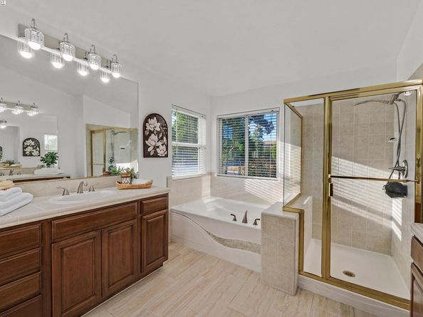 4637 Persimmon Dr, Dublin CA 94568