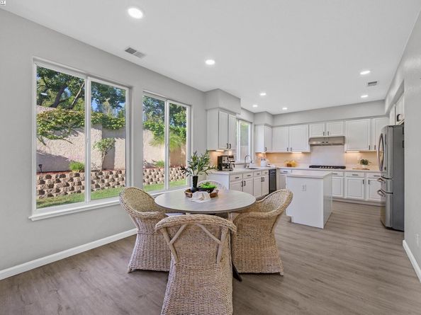 4637 Persimmon Dr, Dublin CA 94568