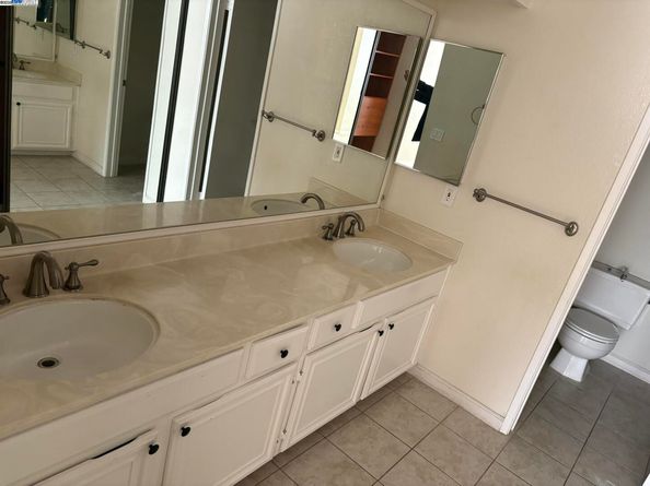 3663 Oakwood Ter 211, Fremont CA 94536