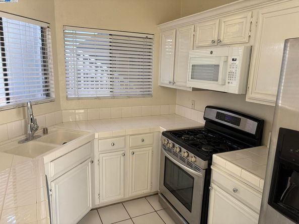 3663 Oakwood Ter 211, Fremont CA 94536