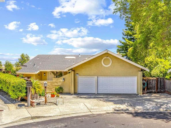 8146 Vomac Ct, Dublin CA 94568