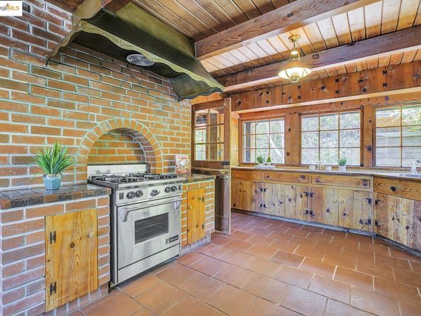 700 Coventry Rd, Kensington CA 94707