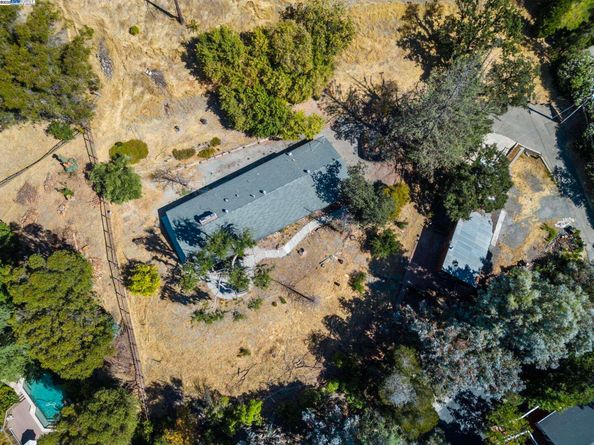 2592 Caballo Ranchero Dr, Diablo CA 94528