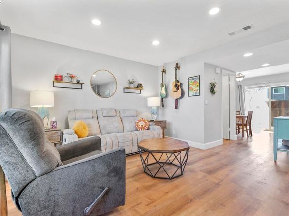 1479 Spring Valley Cmn, Livermore CA 94551