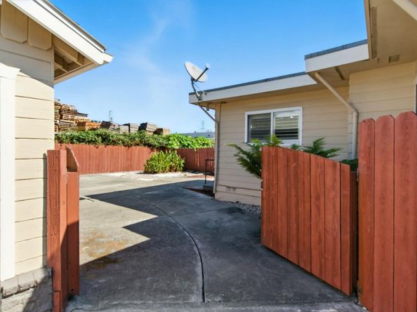 923 90Th Ave, Oakland CA 94603