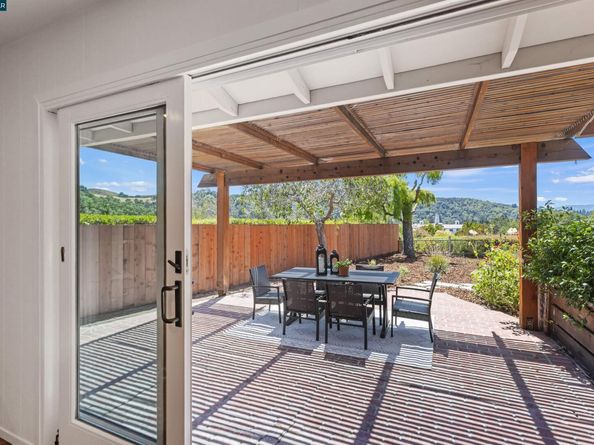 11 Breck Ct, Moraga CA 94556