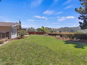 11 Breck Ct, Moraga CA 94556
