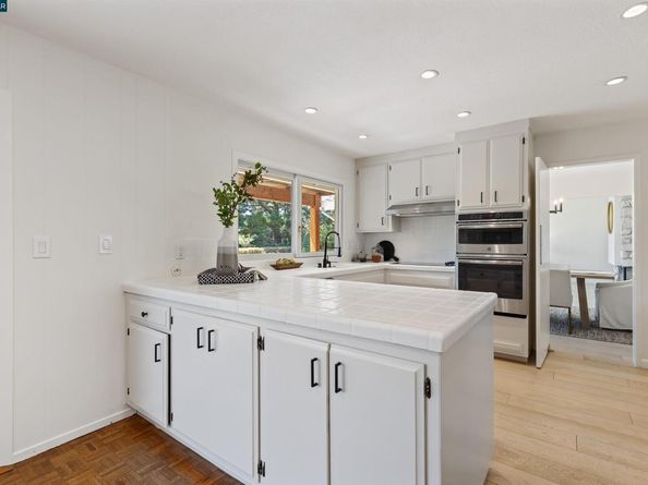 11 Breck Ct, Moraga CA 94556