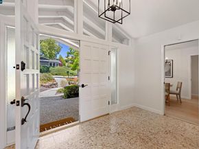 11 Breck Ct, Moraga CA 94556