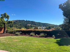 11 Breck Ct, Moraga CA 94556