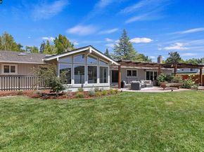 11 Breck Ct, Moraga CA 94556
