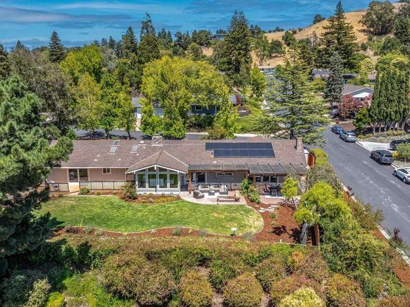 11 Breck Ct, Moraga CA 94556