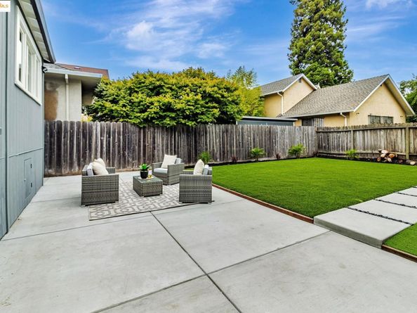 5614 Dover St, Oakland CA 94609