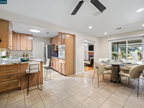 4816 Meadowbrook Dr, Richmond CA 94803