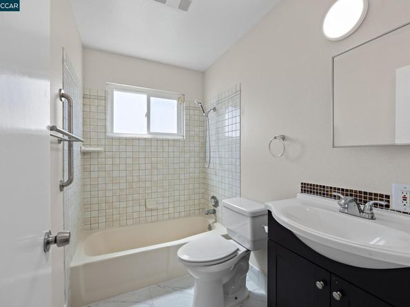 4816 Meadowbrook Dr, Richmond CA 94803