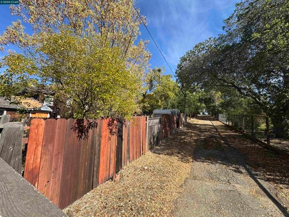 22490 Bayview Ave, Hayward CA 94541