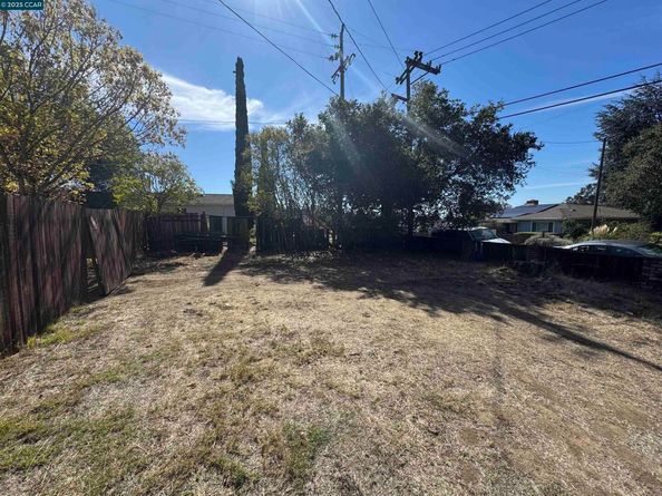 22490 Bayview Ave, Hayward CA 94541