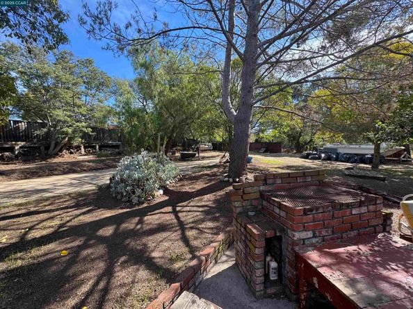 22490 Bayview Ave, Hayward CA 94541
