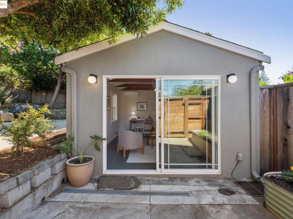 4621 Walnut St, Oakland CA 94619