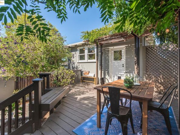 4621 Walnut St, Oakland CA 94619