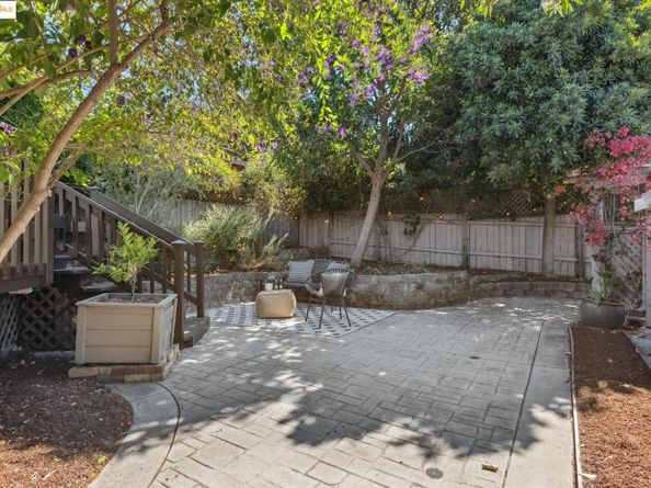 4621 Walnut St, Oakland CA 94619