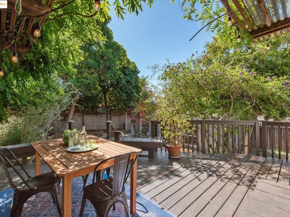 4621 Walnut St, Oakland CA 94619