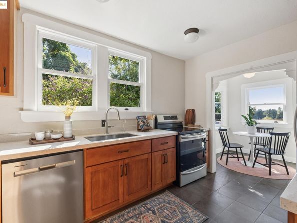 4621 Walnut St, Oakland CA 94619