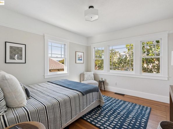4621 Walnut St, Oakland CA 94619