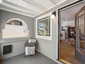 4621 Walnut St, Oakland CA 94619