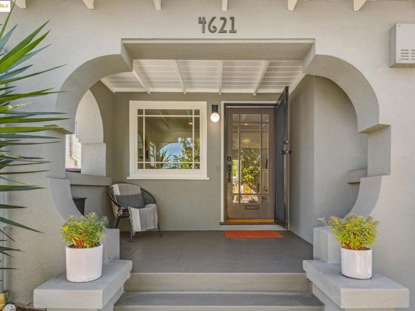 4621 Walnut St, Oakland CA 94619