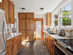 4621 Walnut St, Oakland CA 94619