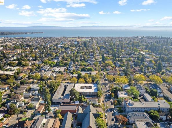 1701 Central Ave E, Alameda CA 94501