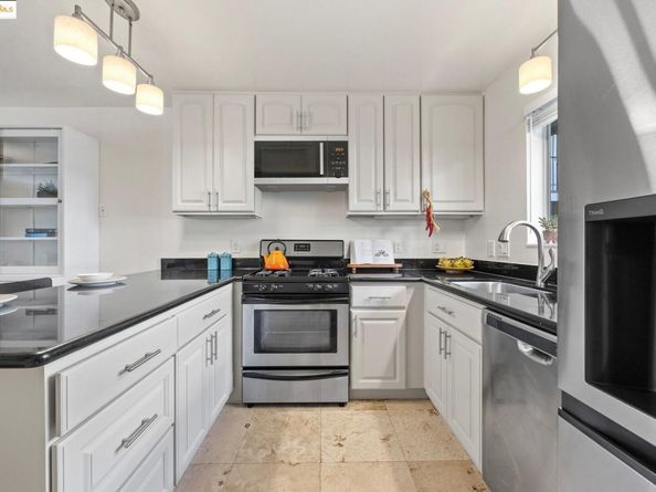 1701 Central Ave E, Alameda CA 94501