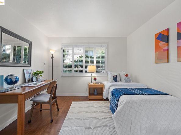 1701 Central Ave E, Alameda CA 94501