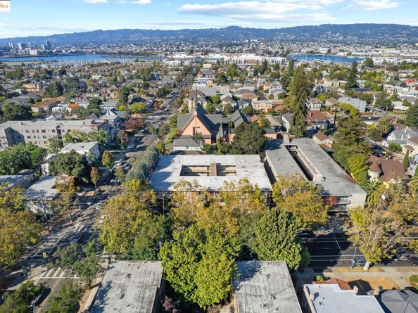 1701 Central Ave E, Alameda CA 94501