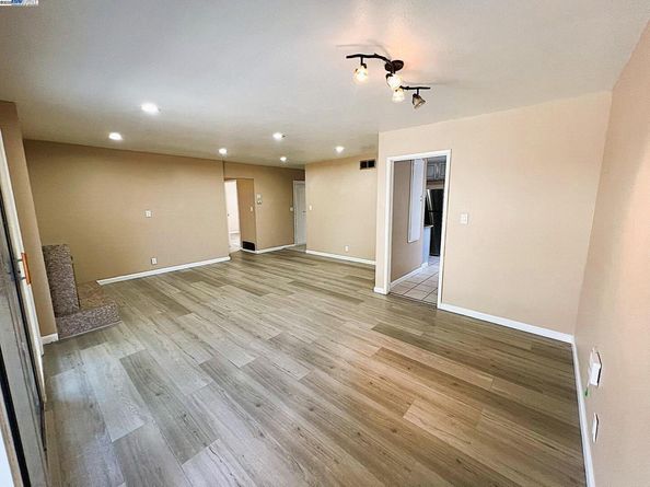 344 Rousseau St, Hayward CA 94544