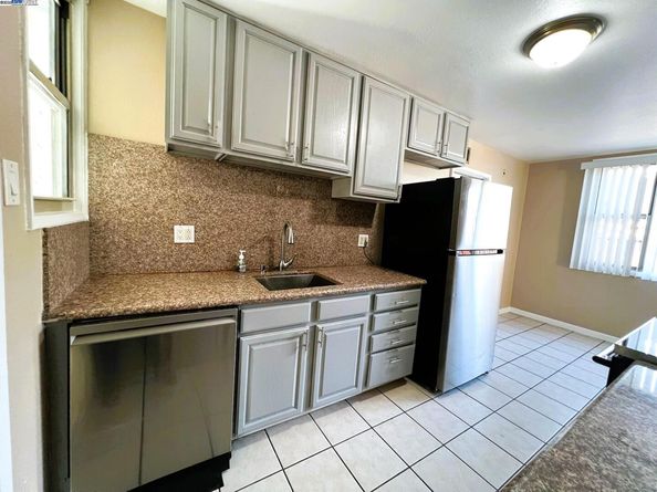 344 Rousseau St, Hayward CA 94544