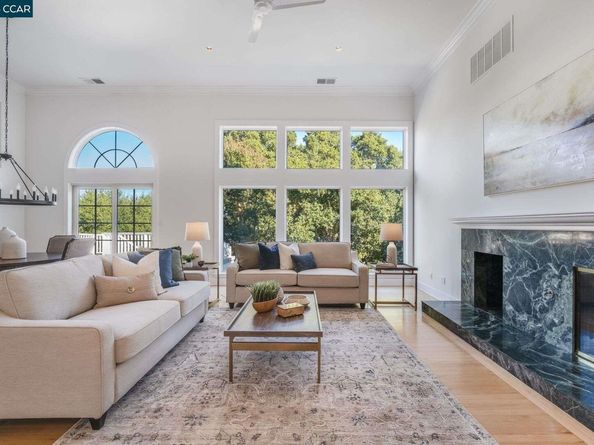 33 Altamount Drive, Orinda CA 94563