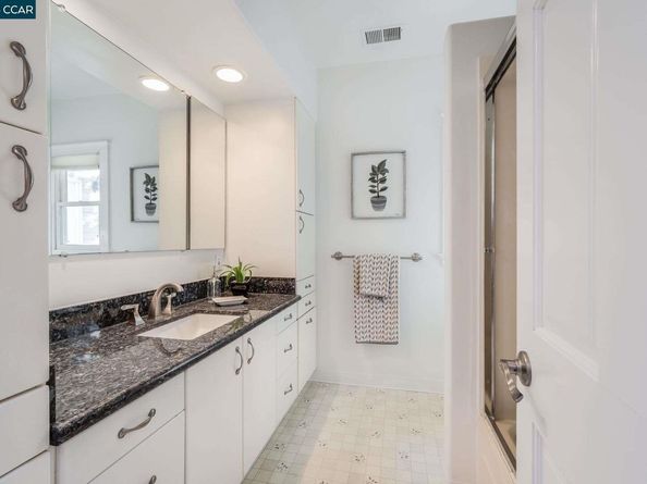 33 Altamount Drive, Orinda CA 94563