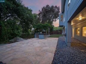 33 Altamount Drive, Orinda CA 94563
