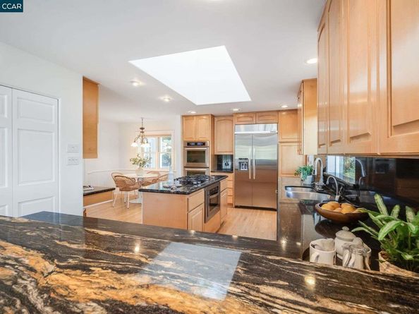 33 Altamount Drive, Orinda CA 94563